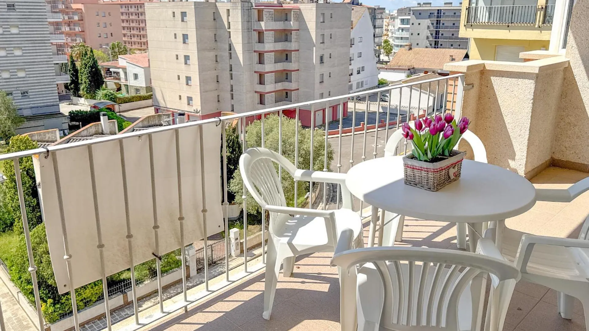 Delta 5º2ª Apartment Roses