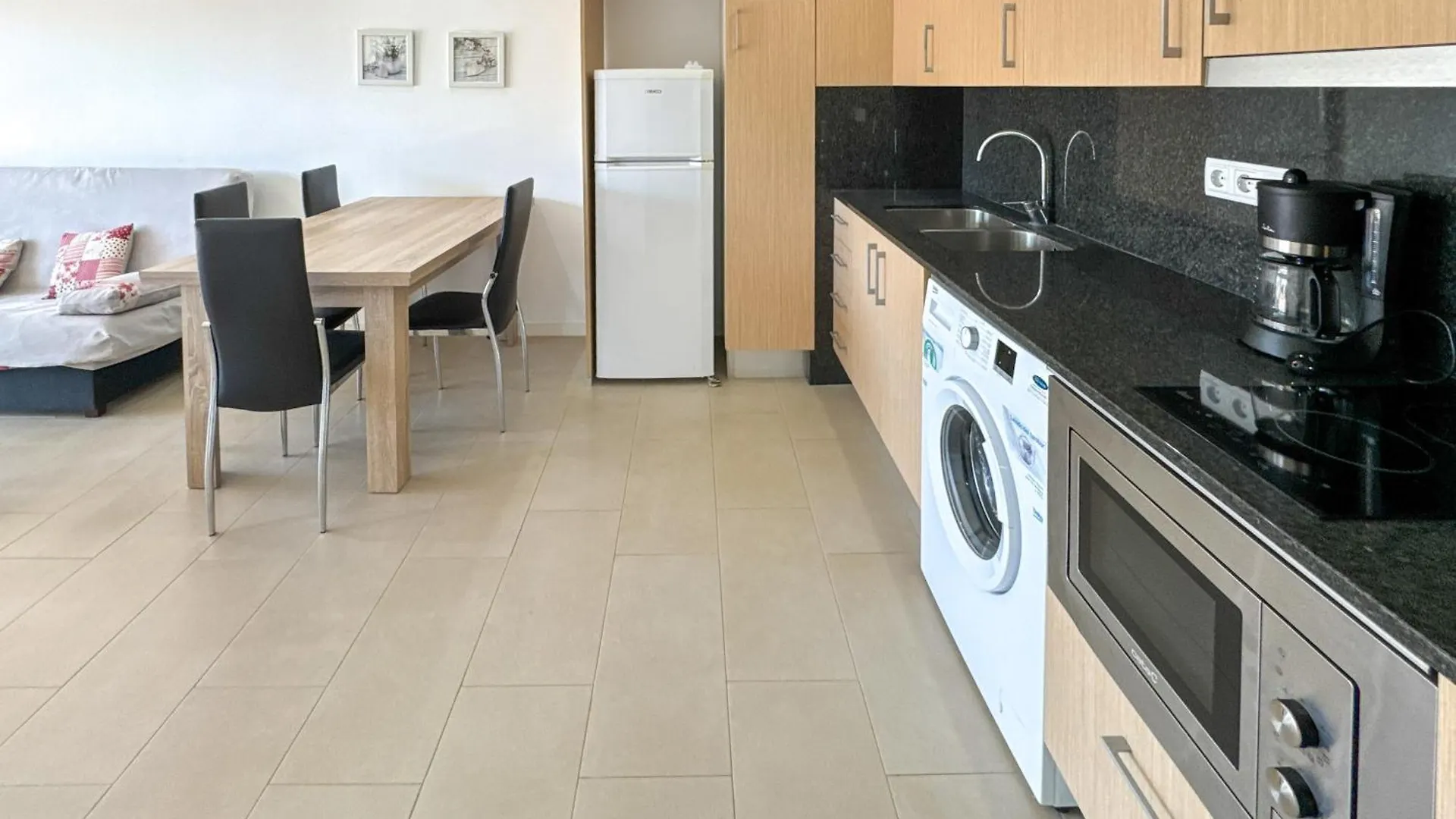 Delta 5º2ª Apartment Roses Spain